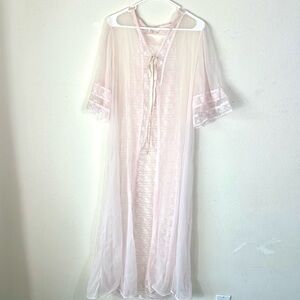 60s/70s Vintage pink lace sheer peignoir robe housecoat